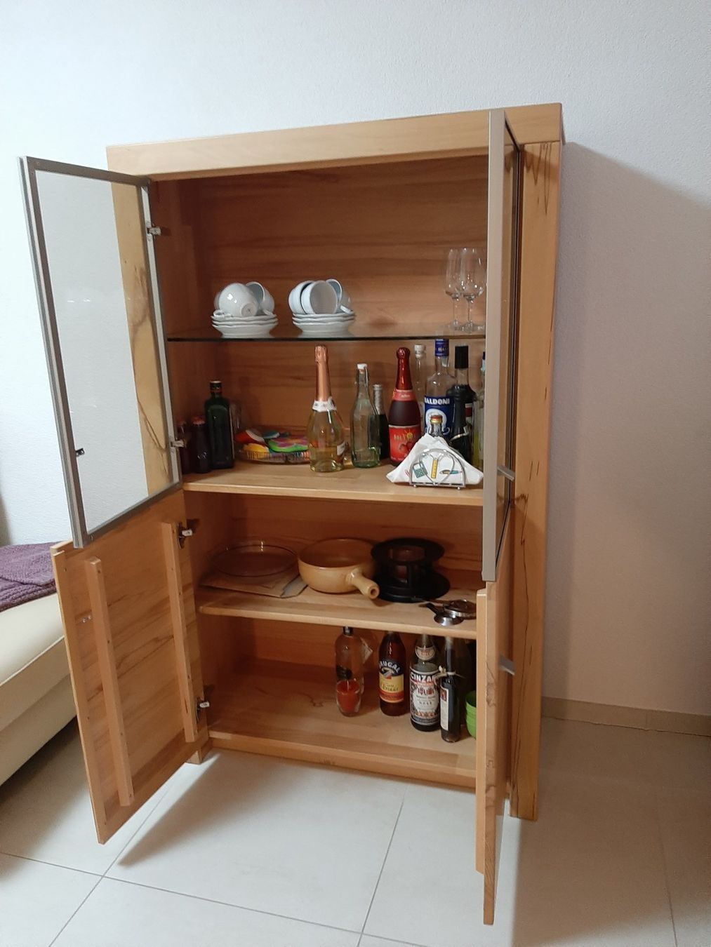Vitrinen: Vitrine Möbel – Gebraucht aus Dietikon von riccidelila 1