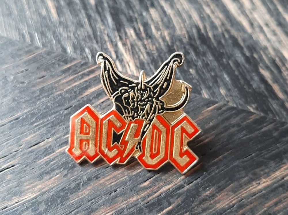 AC/DC Pin AC⚡DC 80er Jahre (Gebraucht) in Teufen ZH für CHF 7 – mit ...