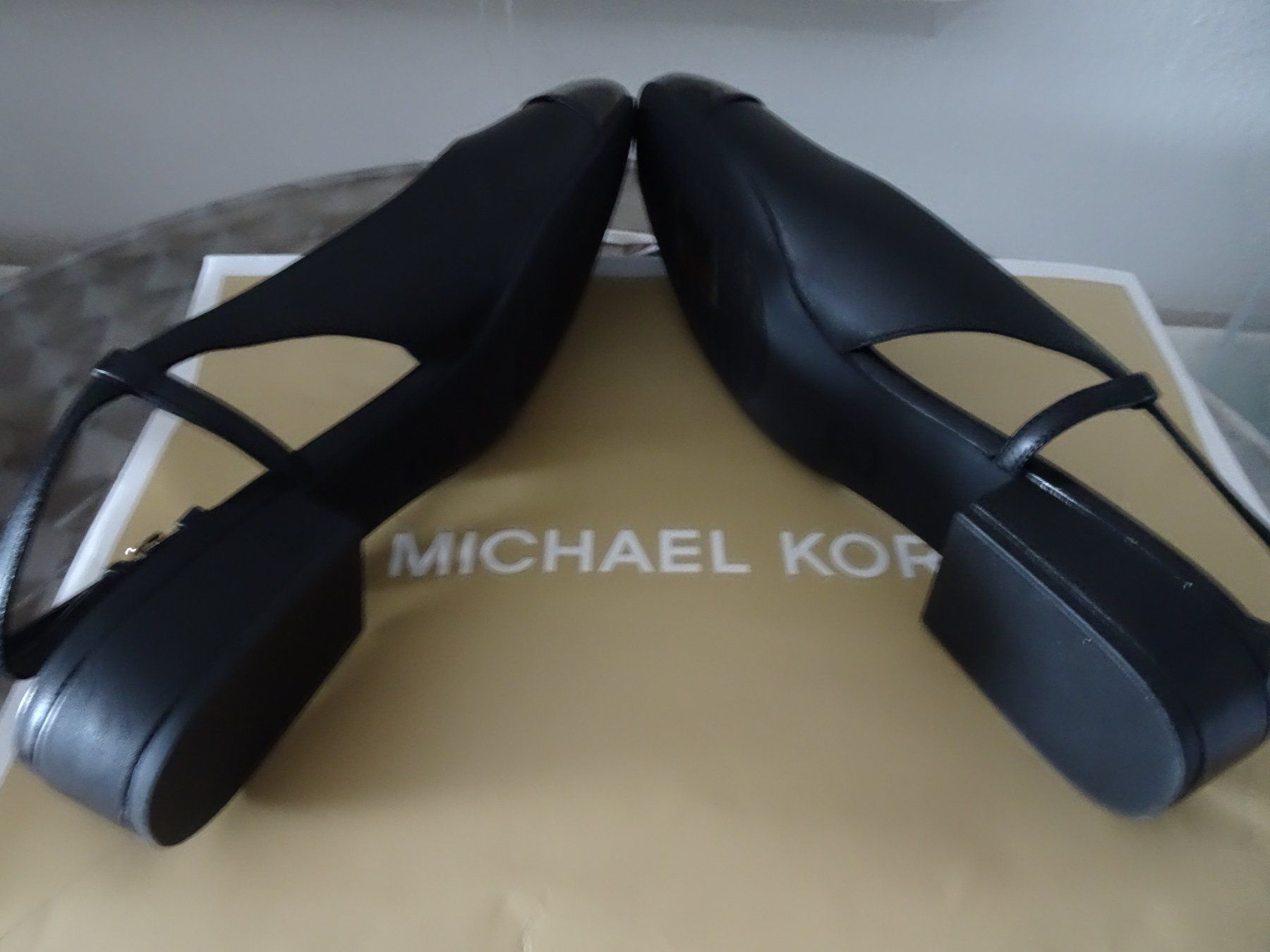 Michael Kors Scarpe da uomo: BRAND NEW MICHAEL KORS SLINGBACKS LEATHER 40 & CHANEL SAMPLE – Nuovo e nell'imballaggio originale da Oberwil b. Zug venduto da JICKY-1889 6