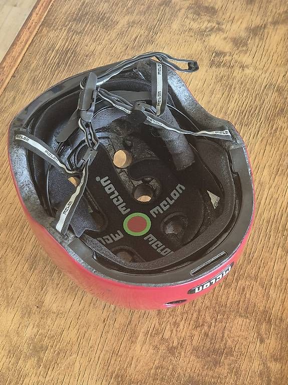 Caschi: Kleinkind Velohelm Melon xxs – Usato da Zürich venduto da sdi30 1