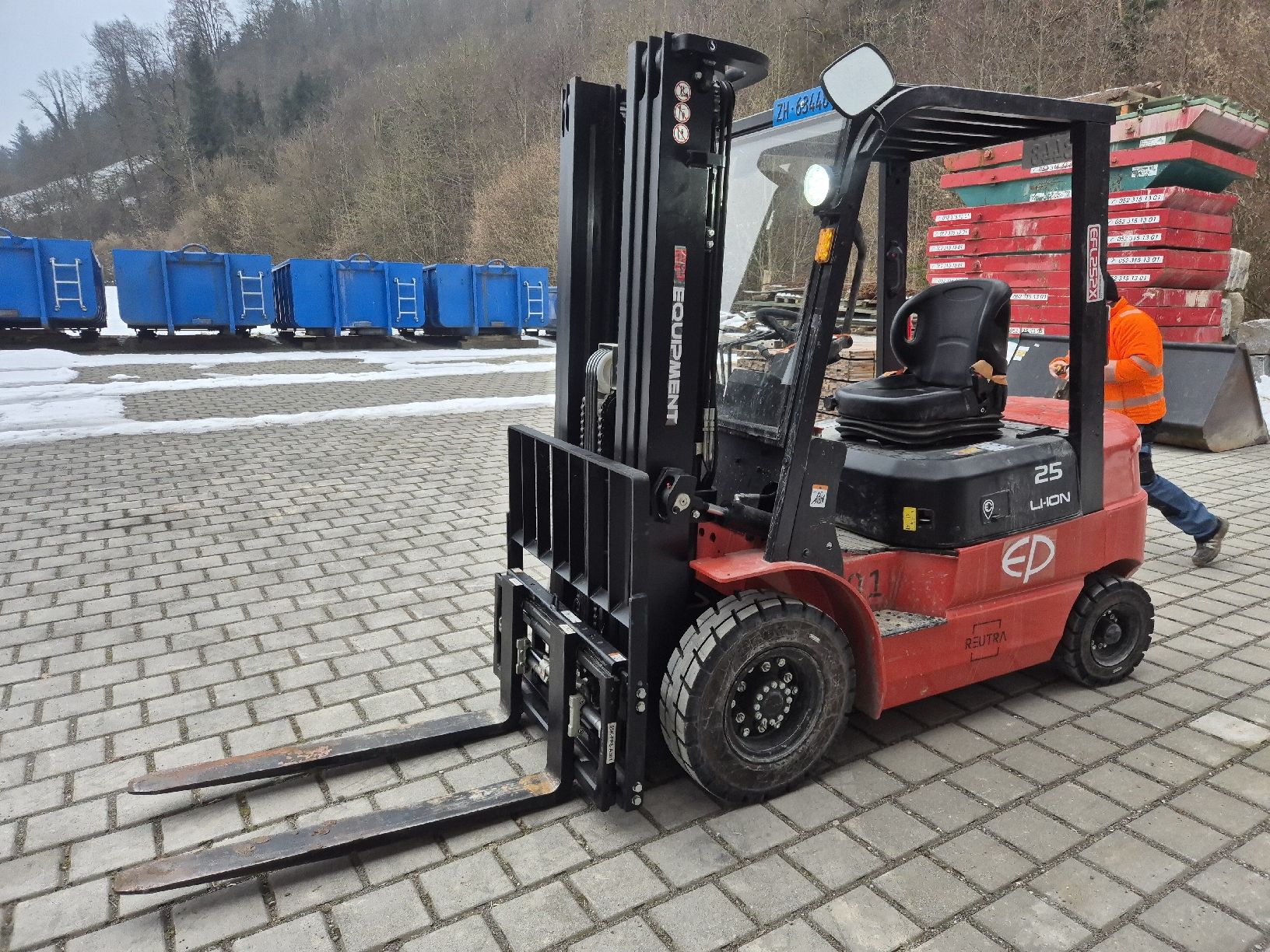 Carrelli elevatori e a forche: Gabelstapler EP EFL 252 LI-ION - Demo 300h, ab MFK – Nuovo (secondo la descrizione) da Buchs ZH venduto da lukas_6708 2