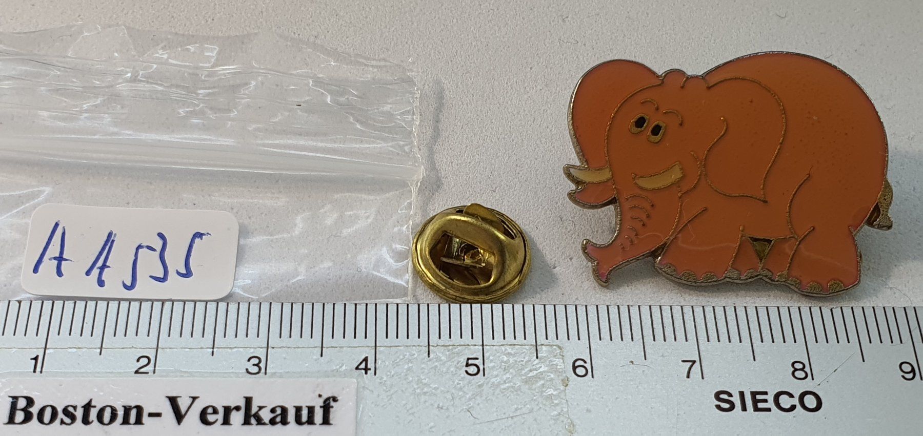 Placchette & Badge: AA535 - Pin Elefant – Usato da Reinach BL venduto da Boston-Verkauf 1