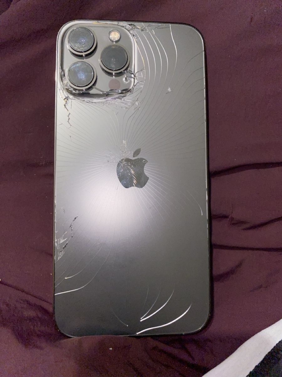 Apple Portables: iPhone 13 Pro Max Noir endommagé défectueux – Défectueux à Meyrin par fac_f8lj 1