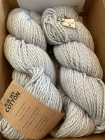 2 pelotes de blue Sky Cotton pour réaliser un haut bébé 