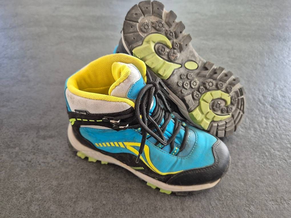 Chaussures garçon: Wanderschuhe Grösse 32 – D'occasion à Wittenbach par MOW9