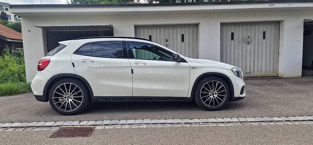 Automobili: GLA 250 4matic AMG Line – Usato da Widnau venduto da Baniq92 1