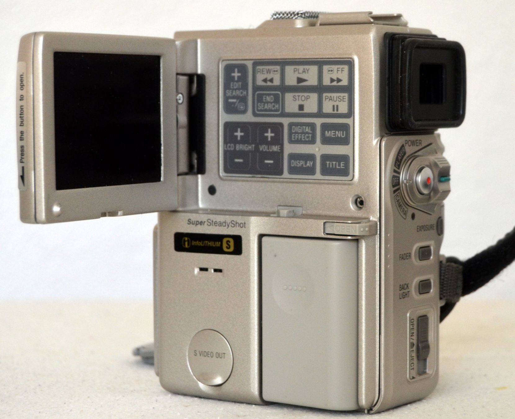 Sony Videocamere: Sony DCR-PC1 Camcorder MiniDV caméscope – Usato da Collonges venduto da arashee 5