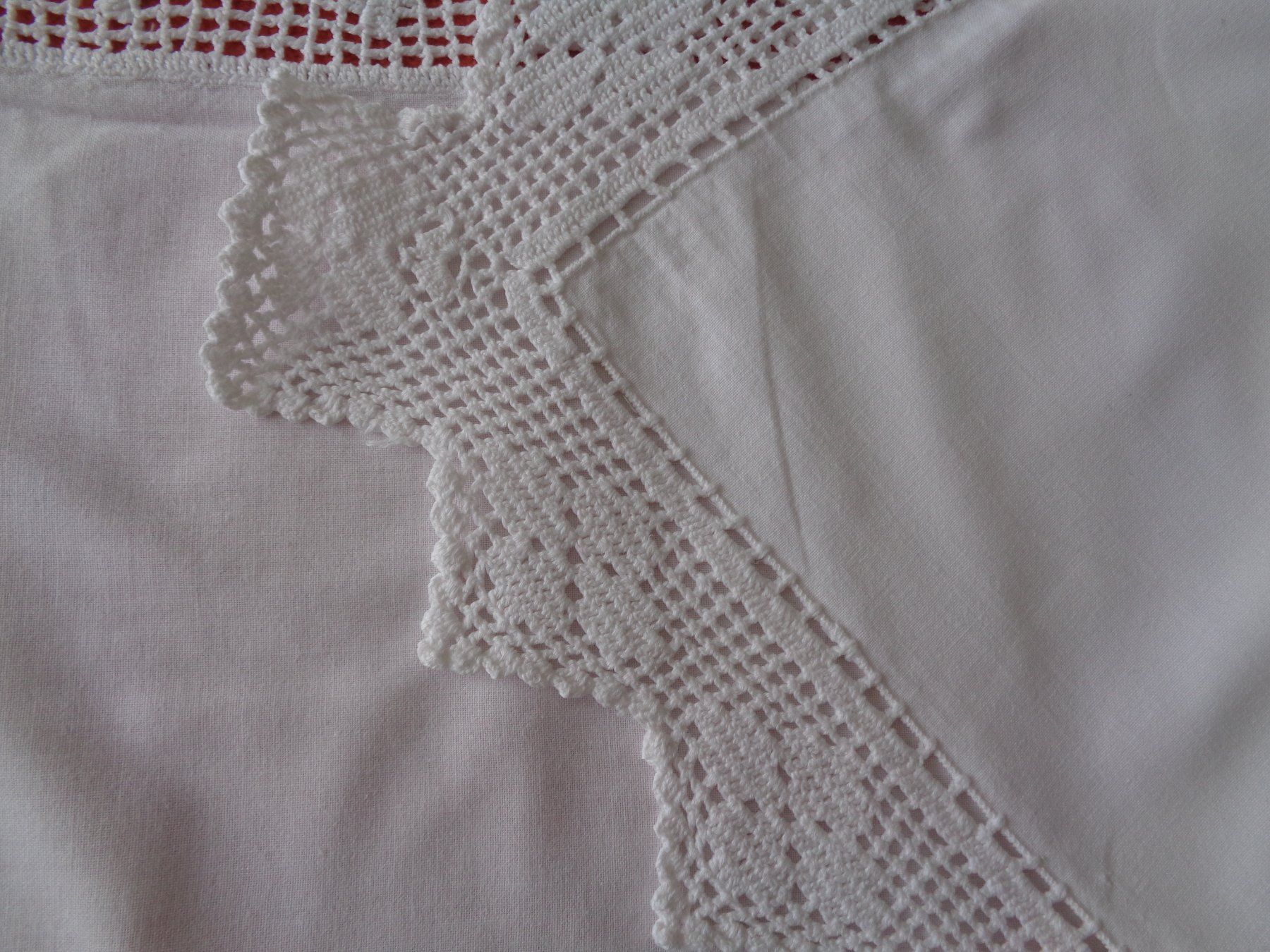 Altra biancheria da tavola: Tischdecke mit Einlage u. Spitzen 101 x 101 cm. - Handarbeit – Usato da Chur venduto da omonia 5