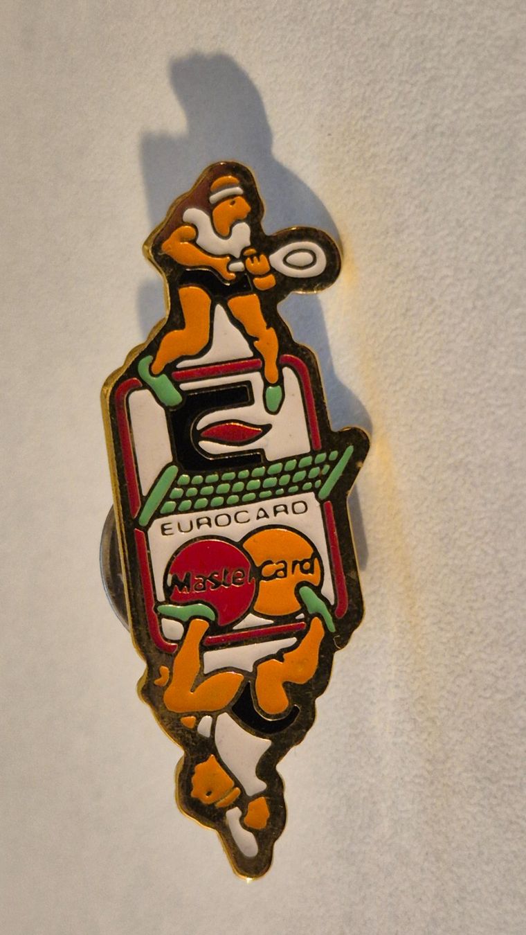 Placchette & Badge: vintage     EUROCARD / MASTERCARD    -   Pin – Usato da Niederweningen venduto da Obson