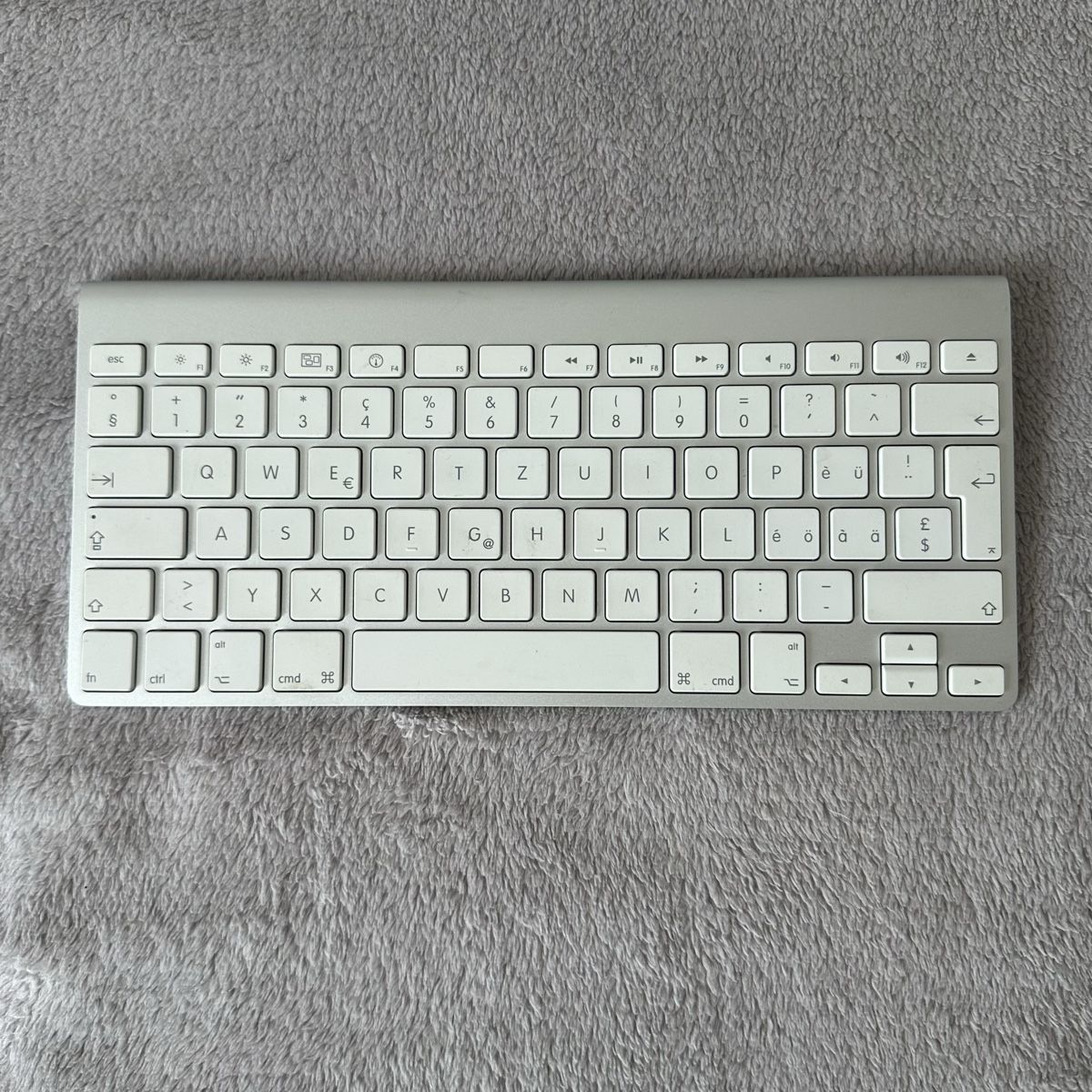 Apple Tastaturen: Apple Wireless Keyboard A1314 – Gebraucht aus Givisiez von dor_xb9k
