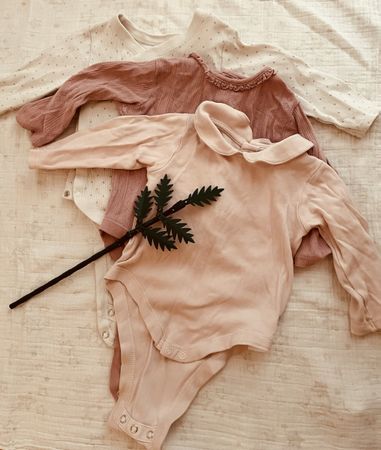 Set of 3 Baby Bodysuits - extensible!