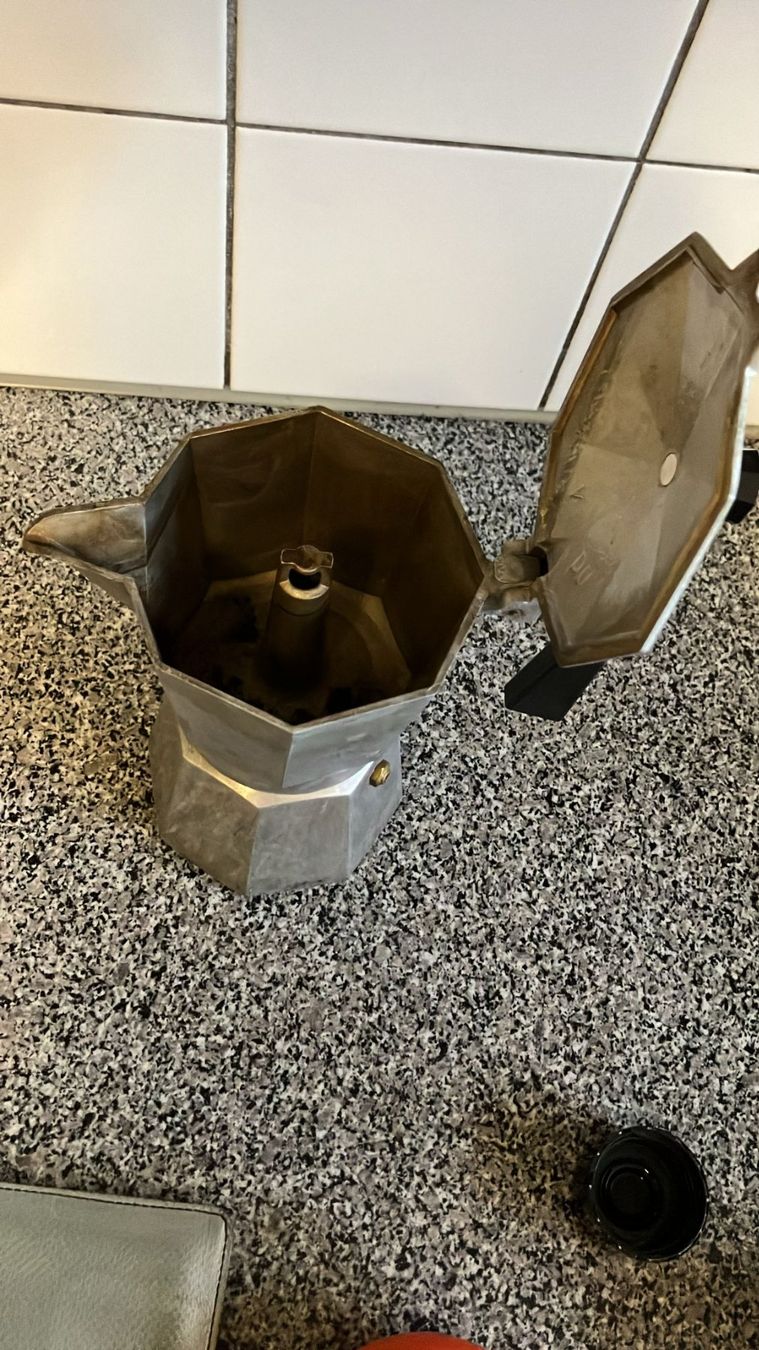 Macchine per caffè & Macchine per espresso: Caffettiera x6 tazze – Usato da Melano venduto da H-Sara 1