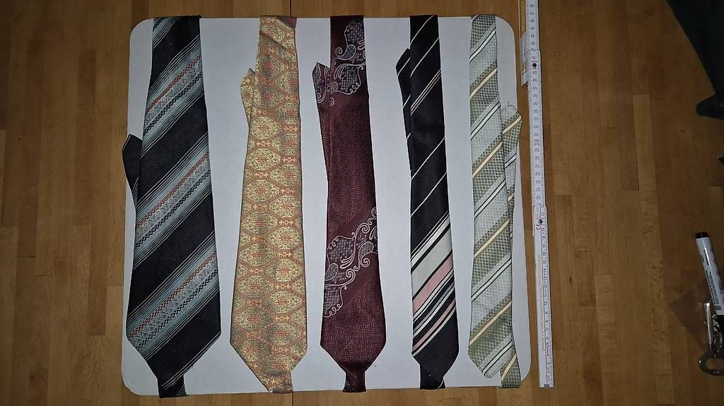Cravates: Vintage Herren Krawatten 9 Polyester & Seide – D'occasion à Zuerich par Moysy