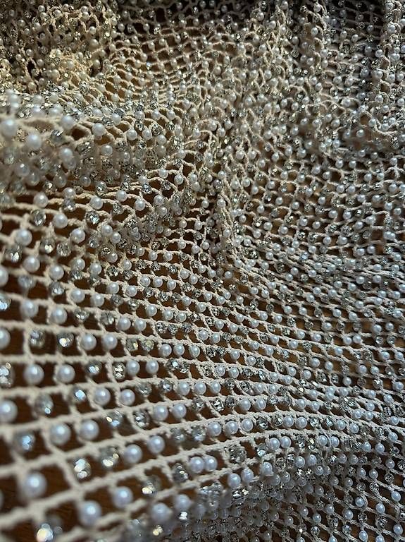 Toutes les décorations: Handbestickter Tüll mit Perlen & Strass – D'occasion à Zürich par malkreide 2