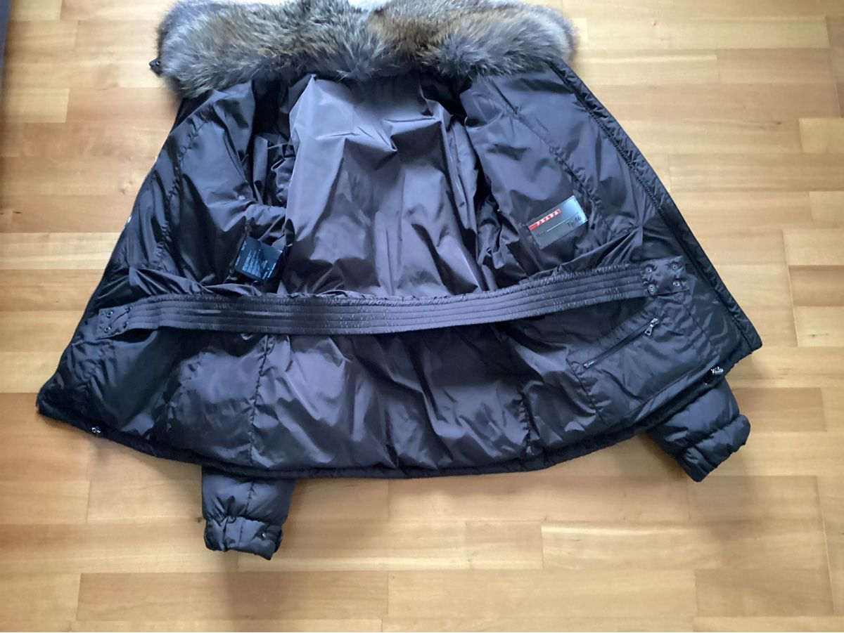 Prada Jacken: Prada, Damendaunenjacke, Gr. 46 it. – Neu (gemäss Beschreibung) aus Salenstein von Esprit57 4
