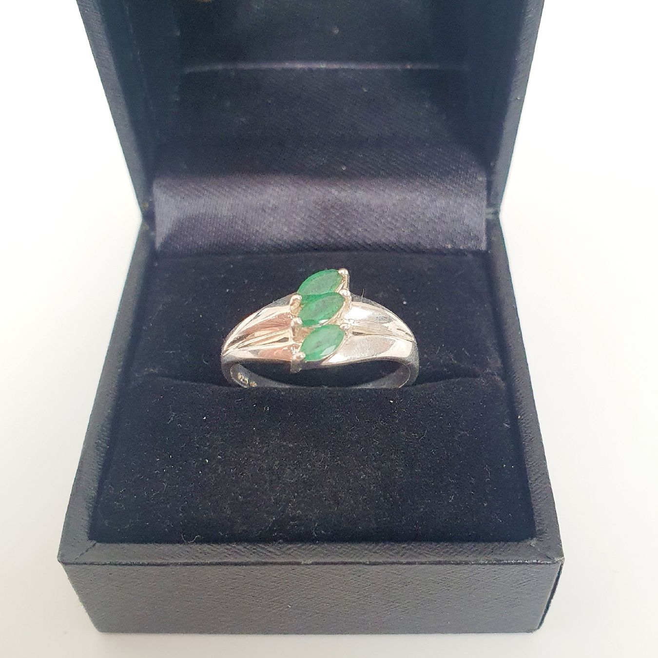 Anelli: Ring mit 3 Smaragden 925 Silber Gr 18,1 mm – Usato da Kreuzlingen venduto da Wunderkiste123 3