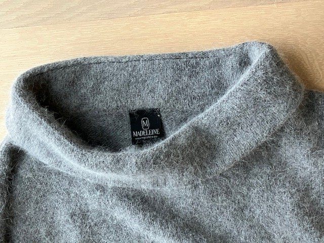 Madeleine Pulls & Sweat-shirts: Pullover Gr. 36/38 mit Mohair, Madeleine, grau – D'occasion à Brugg AG par Hellviolett 1