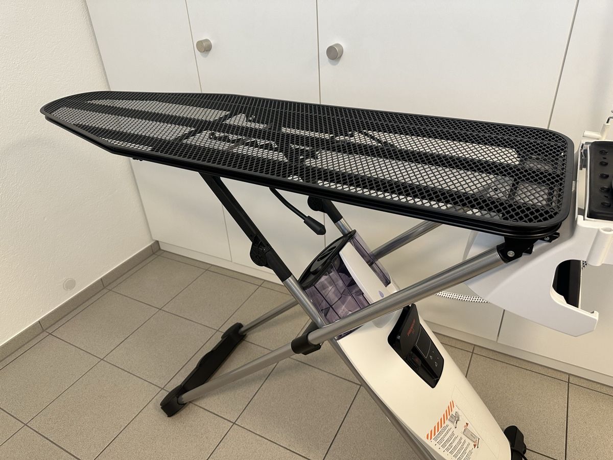 Laurastar Bügelbretter: LAURASTAR Premium S3 Bügelsystem – Gebraucht aus Stans von Osteophyt 1