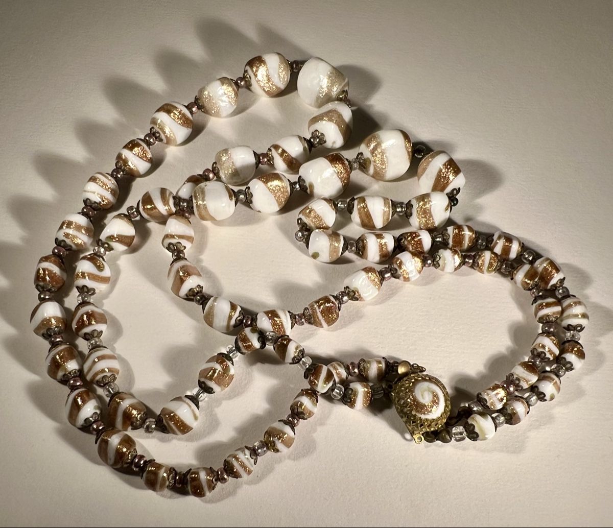 Murano Catenine: Collier Murano Blanc Doré Double Rang fait main, 50s – Usato da Genève venduto da DELIRBEADS 7