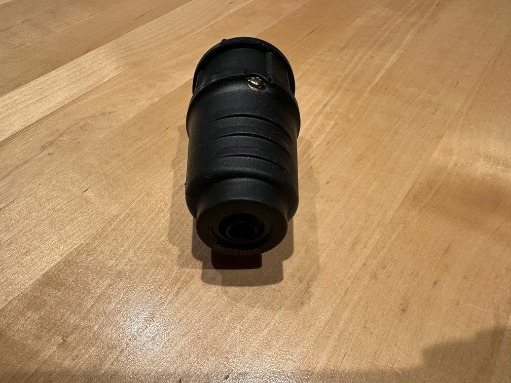 Fiches d'alim.: Stromstecker T12 stabil schwarz – D'occasion à Ehrendingen par KOLA16 2