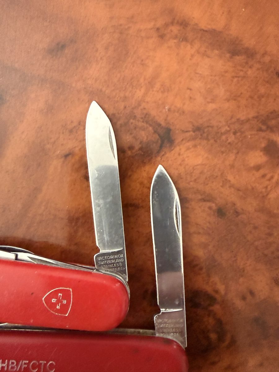 Victorinox Taschenmesser: 2 Victorinox  – Gebraucht aus Pratteln von belita03 4