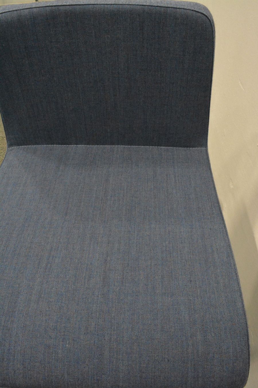 Sgabelli: Steelcase B Free Barhocker - Stoff Blau gemustert – Usato da Schönenwerd venduto da mcofficeshop 5