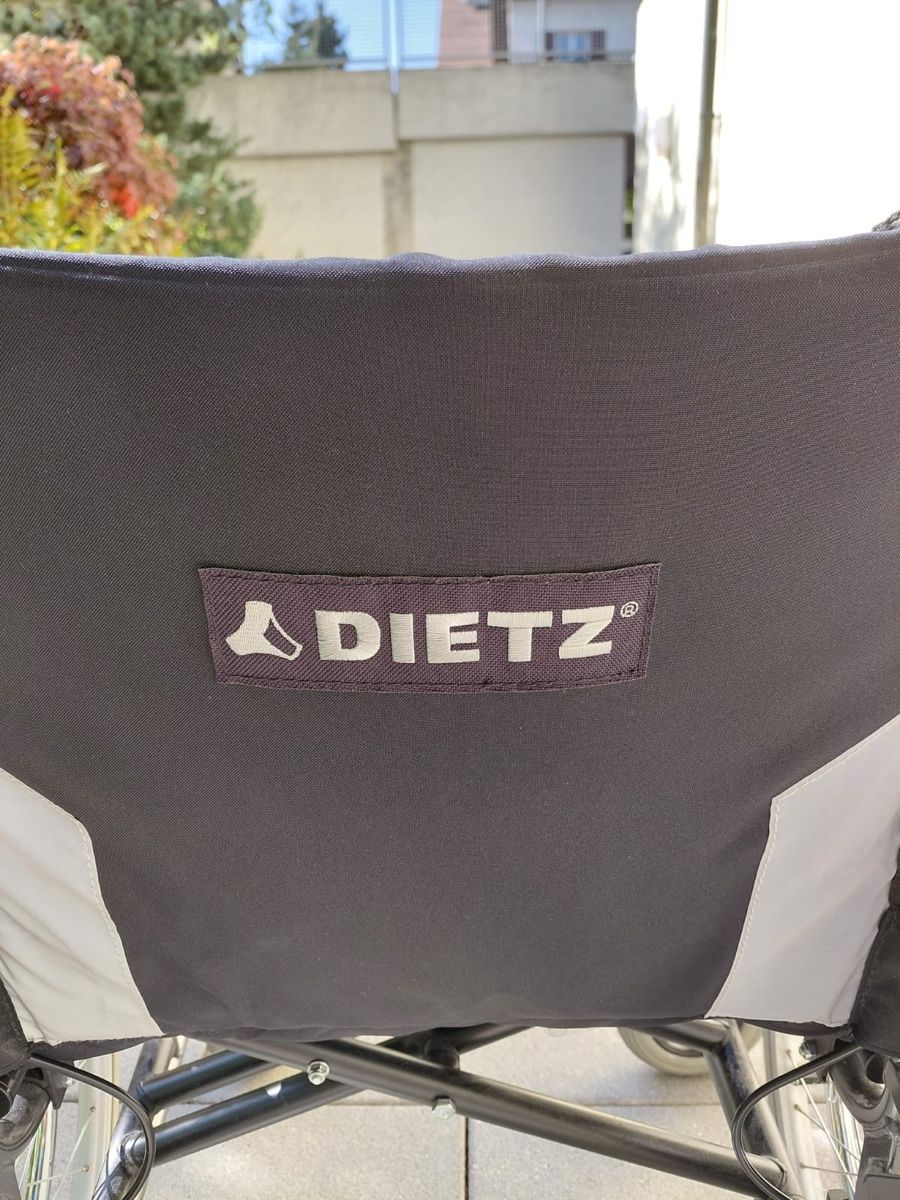 Sedie a rotelle: Manueller Rollstuhl von Dietz – Nuovo (secondo la descrizione) da Waltenschwil venduto da alfarumore 9