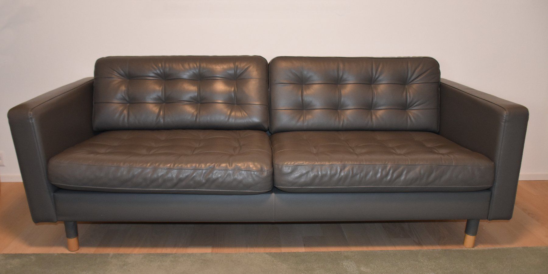Ikea Sofas: 3er Sofa graugrün Leder und Sessel graugrün Leder – Gebraucht aus Ellikon an der Thur von Radler57