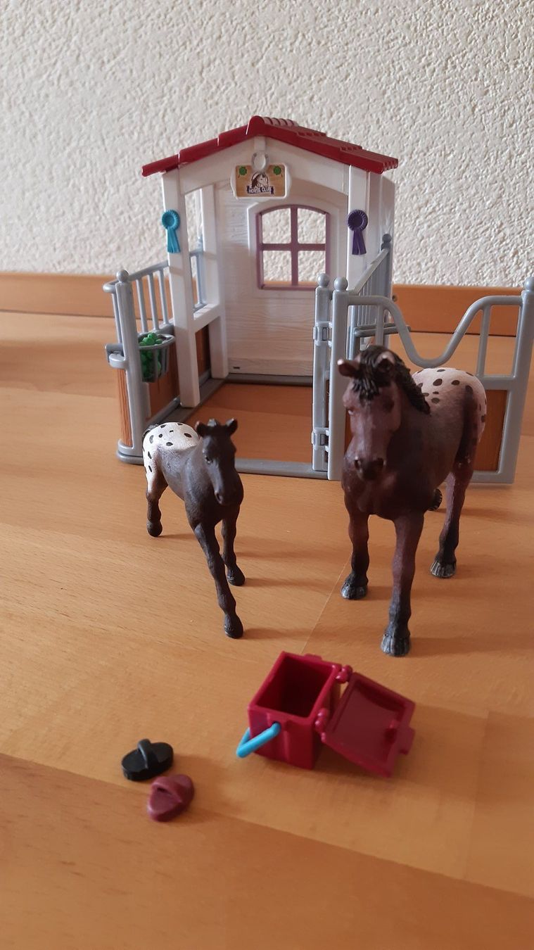 Schleich Giocattoli: Schleich Pferdebox – Usato da Neftenbach venduto da Wuschu09