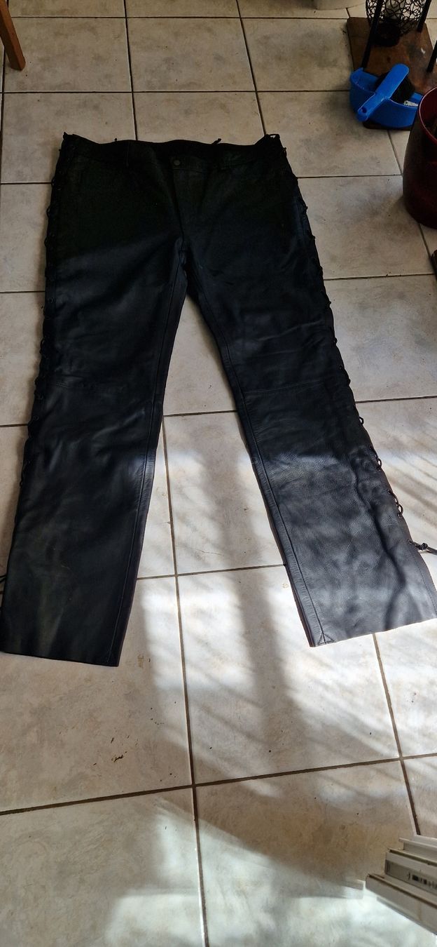 Pantaloni: Motorrad Lederhose – Nuovo (secondo la descrizione) da Zeihen venduto da eve_5qtz