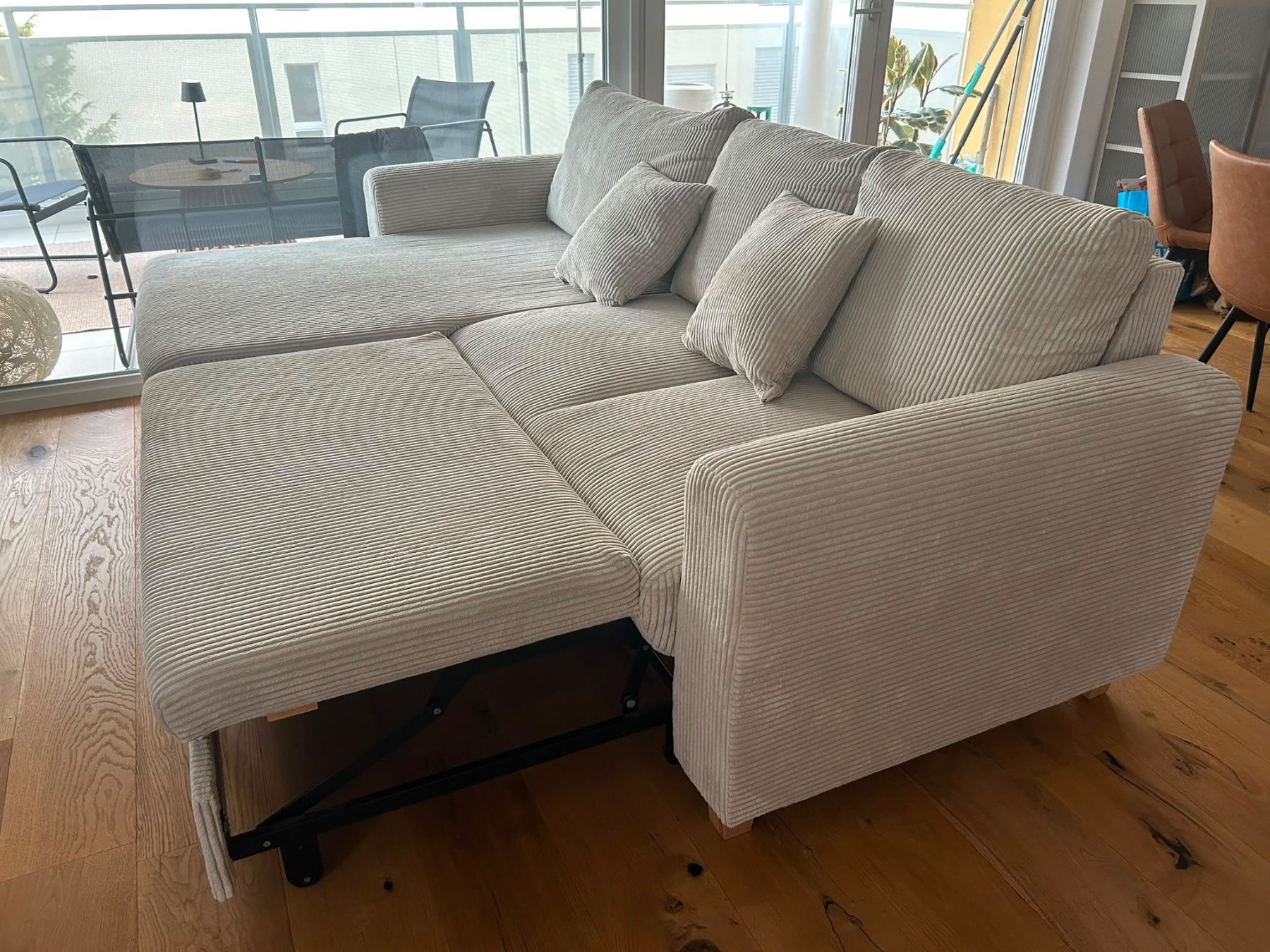 Divani: Sofa hellbeige Cordsamt gebraucht – Usato da Oensingen venduto da azndr3am3r 3