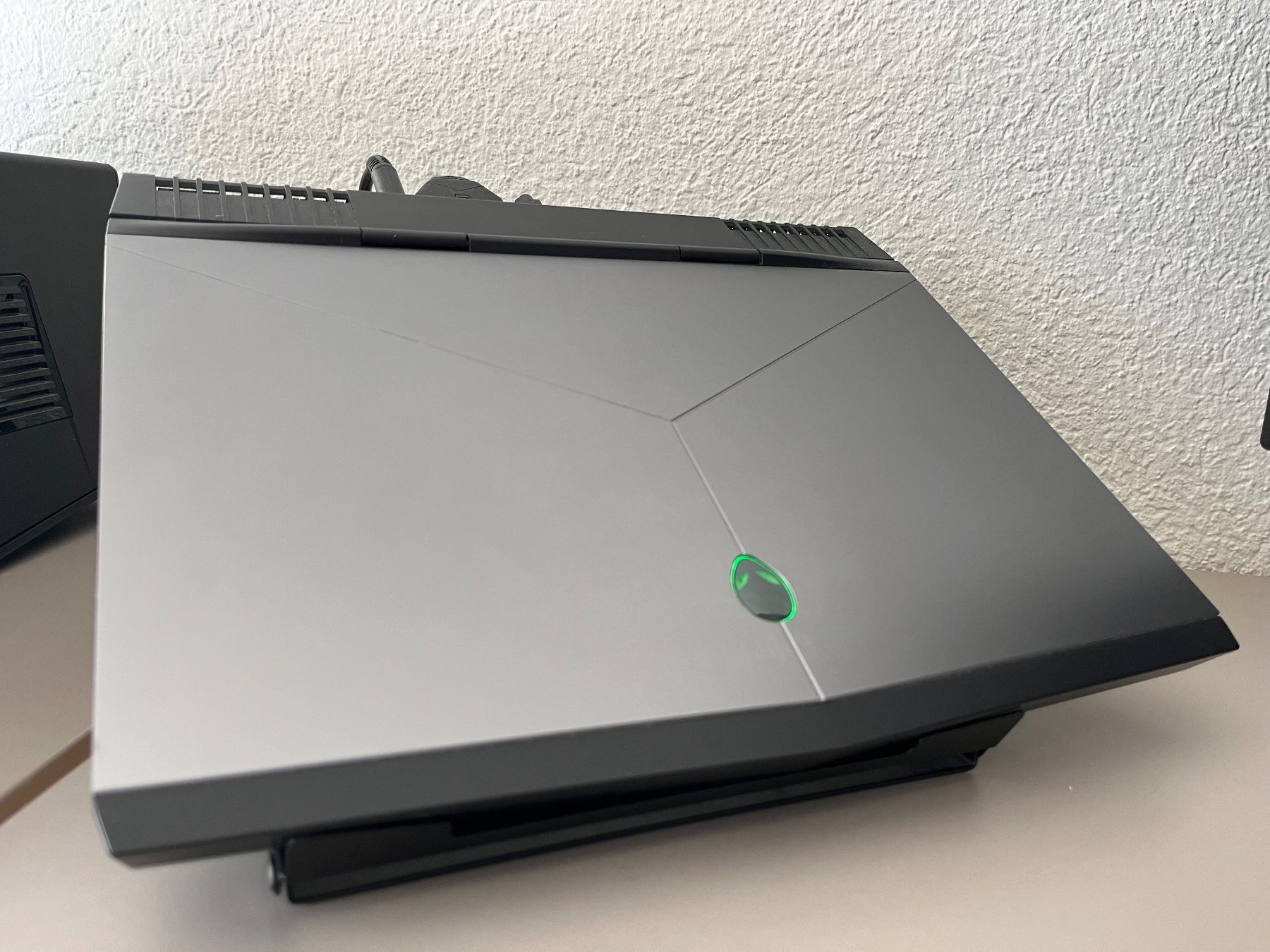 Alienware Notebooks: Alienware R3 13 / 32gb RAM / UHD / GTX 1060 – Gebraucht aus Zug von  3