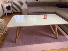 Couchtisch weiss Holzgestell modern minimalistisch