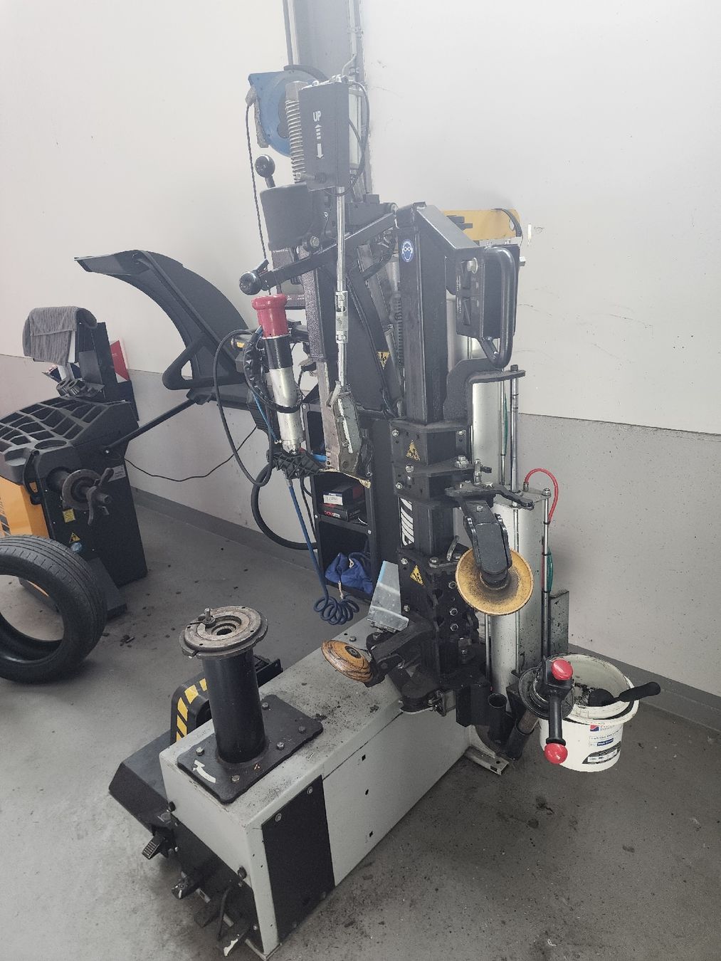 Alle Maschinen: Reifen Machine Giuliano S121  – Gebraucht aus Courtaman von mar_gvf7 3