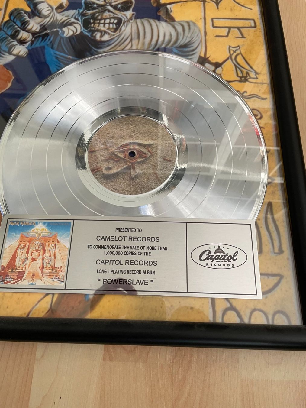 Dischi in vinile: Iron Maiden Powerslave Award Vinyl – Usato da Endingen venduto da Oermi 1