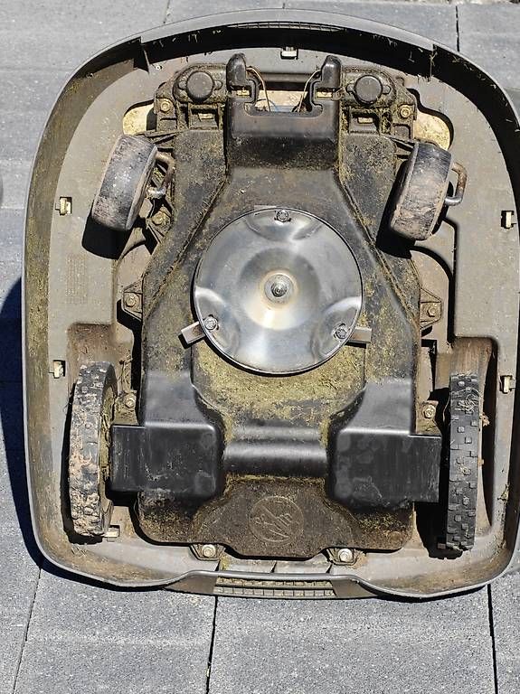 Tagliaerba: Robot tondeuse Honda Miimo HRM 310 – Usato da Cottens VD venduto da froguinou 3