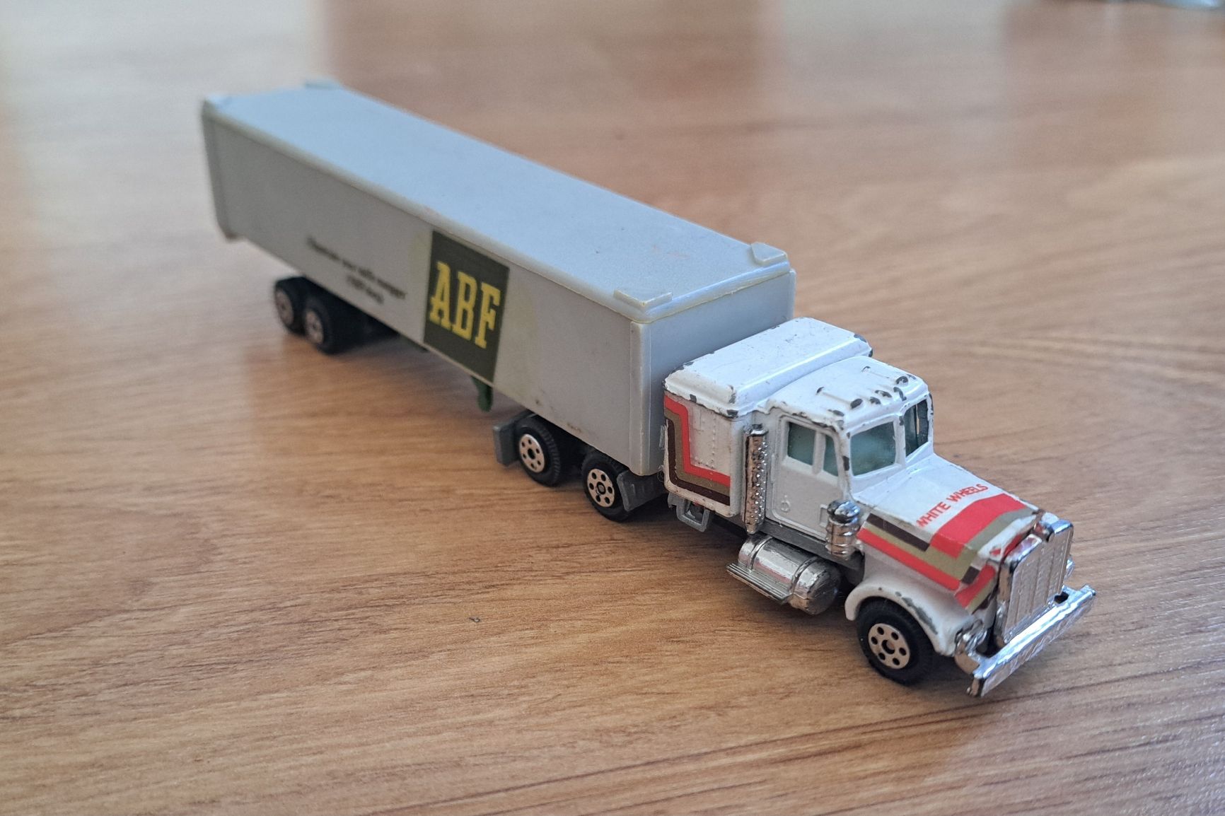Kit di modellismo & Modellini statici: Camion Yatming Kenworth 1:100 – Usato da St-Imier venduto da supernova21