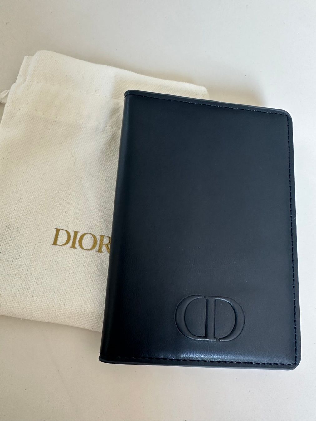 Dior Sonstige Kleidung & Accessoires: dior Passhülle – Neu und originalverpackt aus Steinmaur von regenbogen052