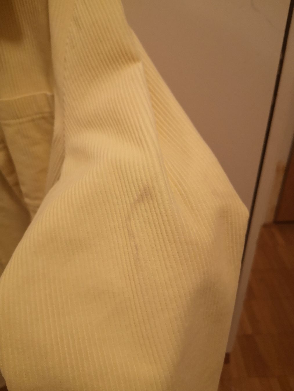 H&M Jacken: Gelbe Cord Jacke, Divided – Gebraucht aus Zürich von lin_c57x 2