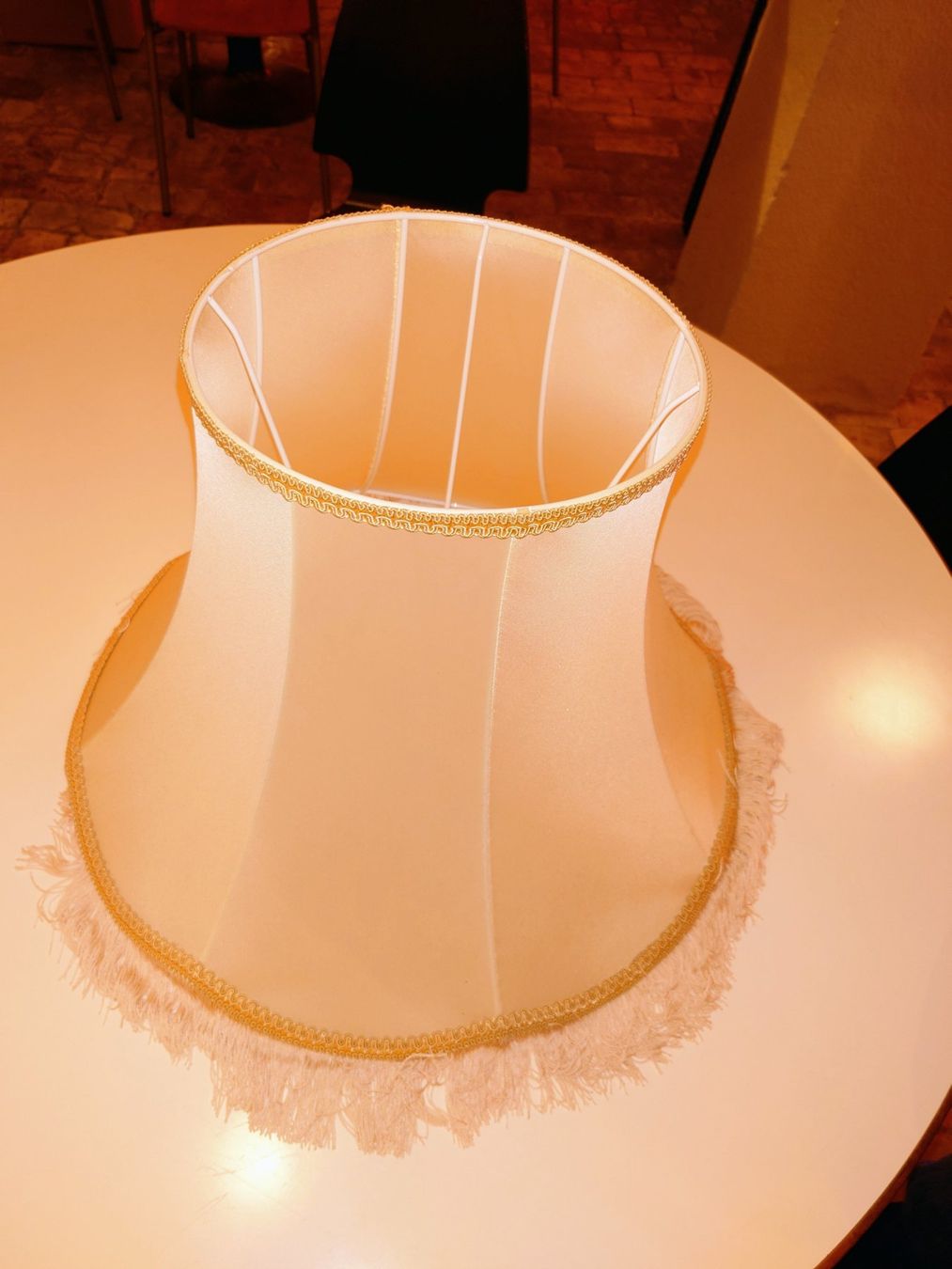 Lampade: Grosse exklusive Tischleuchte mit Seidenschirm um 1900 – Usato da Zürich venduto da Rst7 8