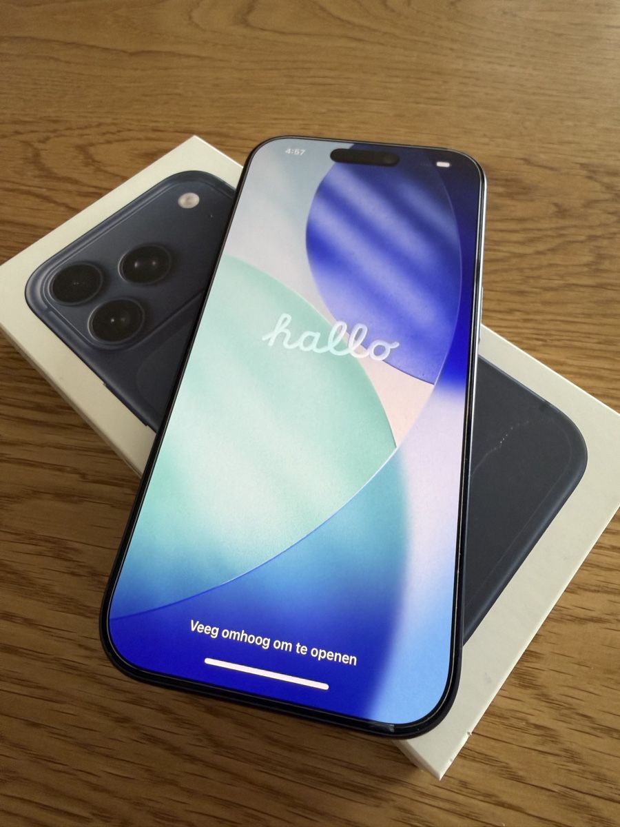 Apple Portables: iPhone 17 Pro Deep Blue 1TB inkl. Magsafe Case  – Neuf (Voir description) à Strengelbach par Foxmeier