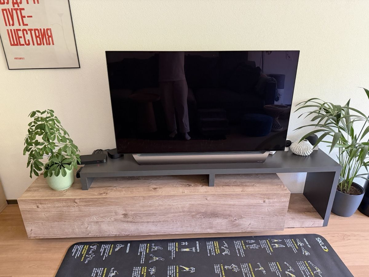 Mobili TV: Modern TV Stand – Usato da Zürich venduto da fed_l87t
