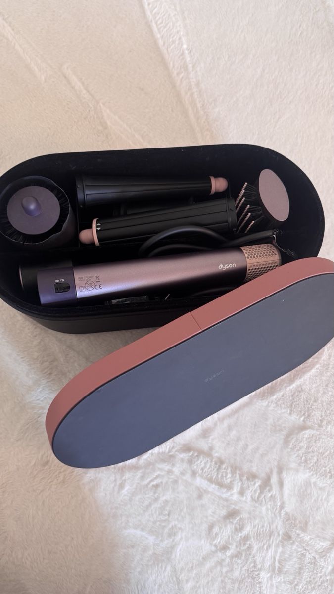Dyson Asciugacapelli: Dyson Airwrap Plum Jasper – Nuovo (secondo la descrizione) da Münchenstein venduto da fionah