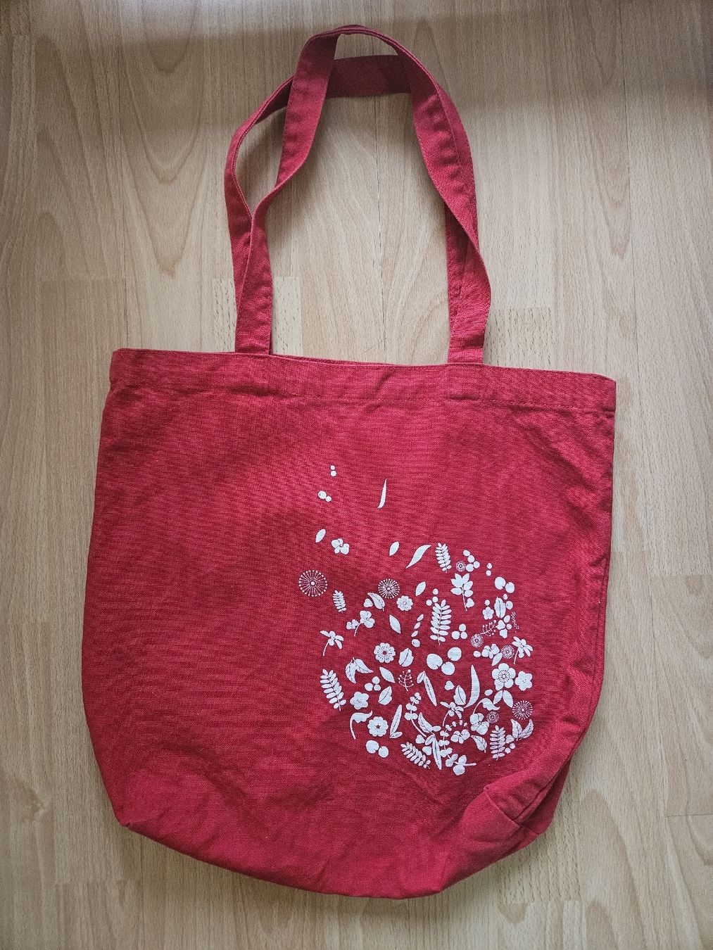 Taschen für Damen: Rote Stofftasche mit Blumenmuster – Gebraucht aus Zürich von Kris8050