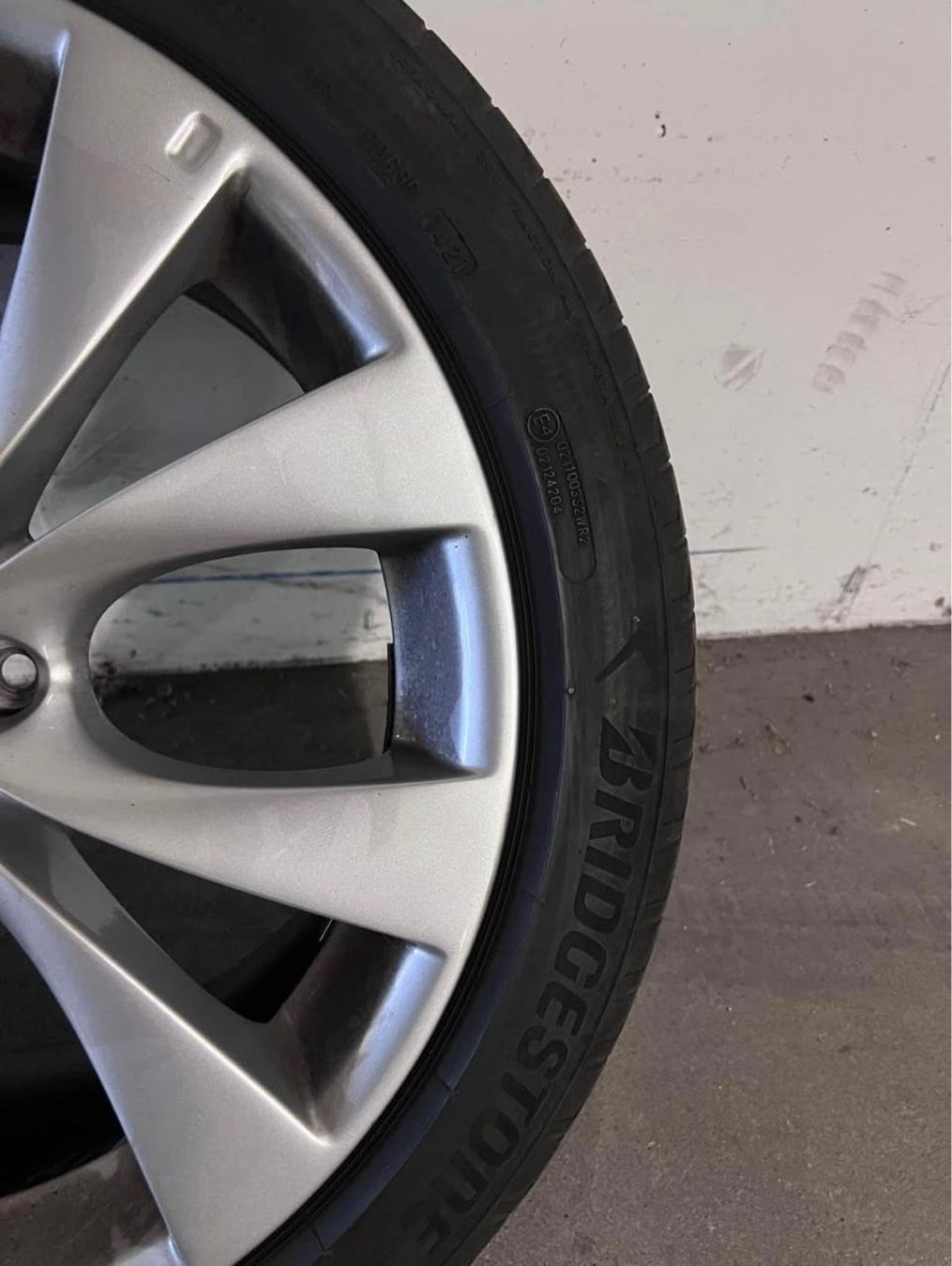 BMW Pneumatici & Ruote complete: X5 E70 Räder – Usato da Bilten venduto da Porsche037 3