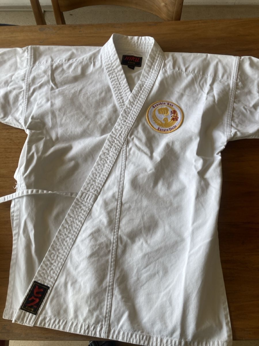 Completi: Karate Anzug für Kinder  – Usato da Zürich venduto da ingridHeuman 1