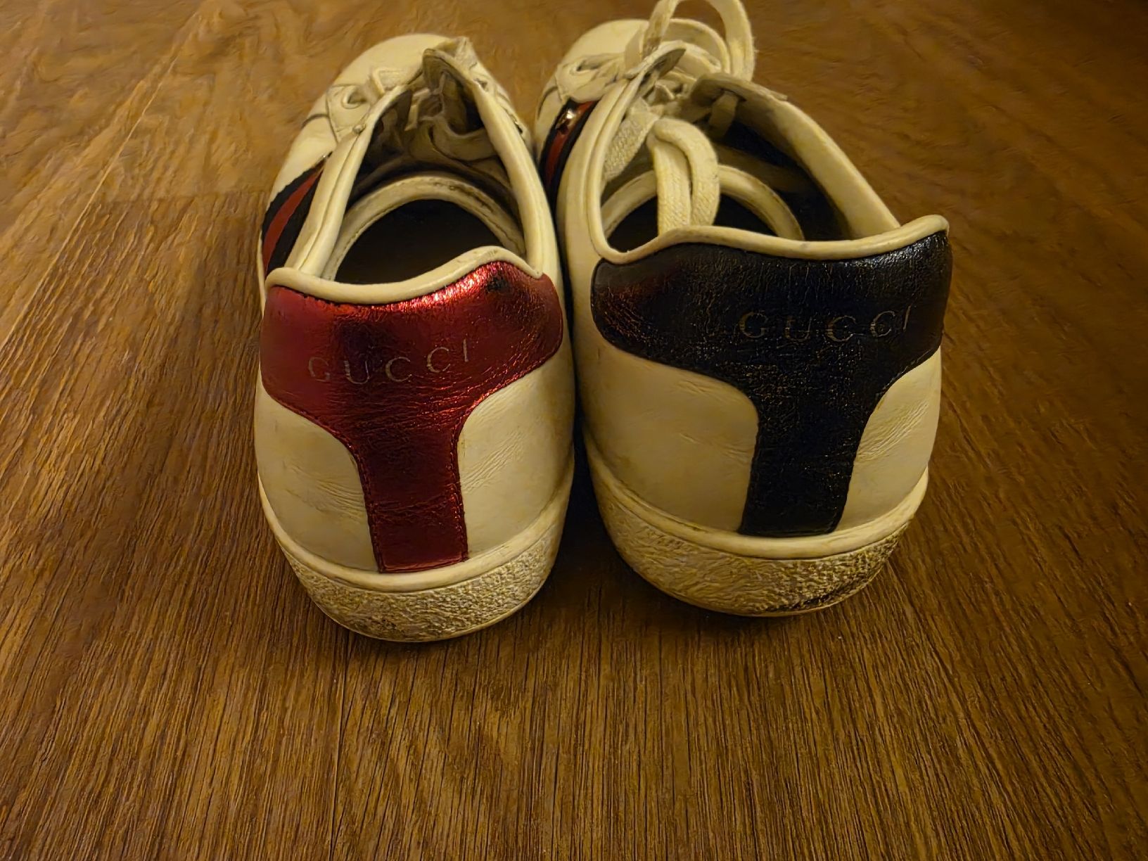 Gucci Herrenschuhe: Gucci White Leather Ace Sneakers with Removable Patch  – Gebraucht aus Effretikon von gen_w9wk 5