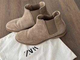 Zara Wildleder Chelsea Boots in Beige 40