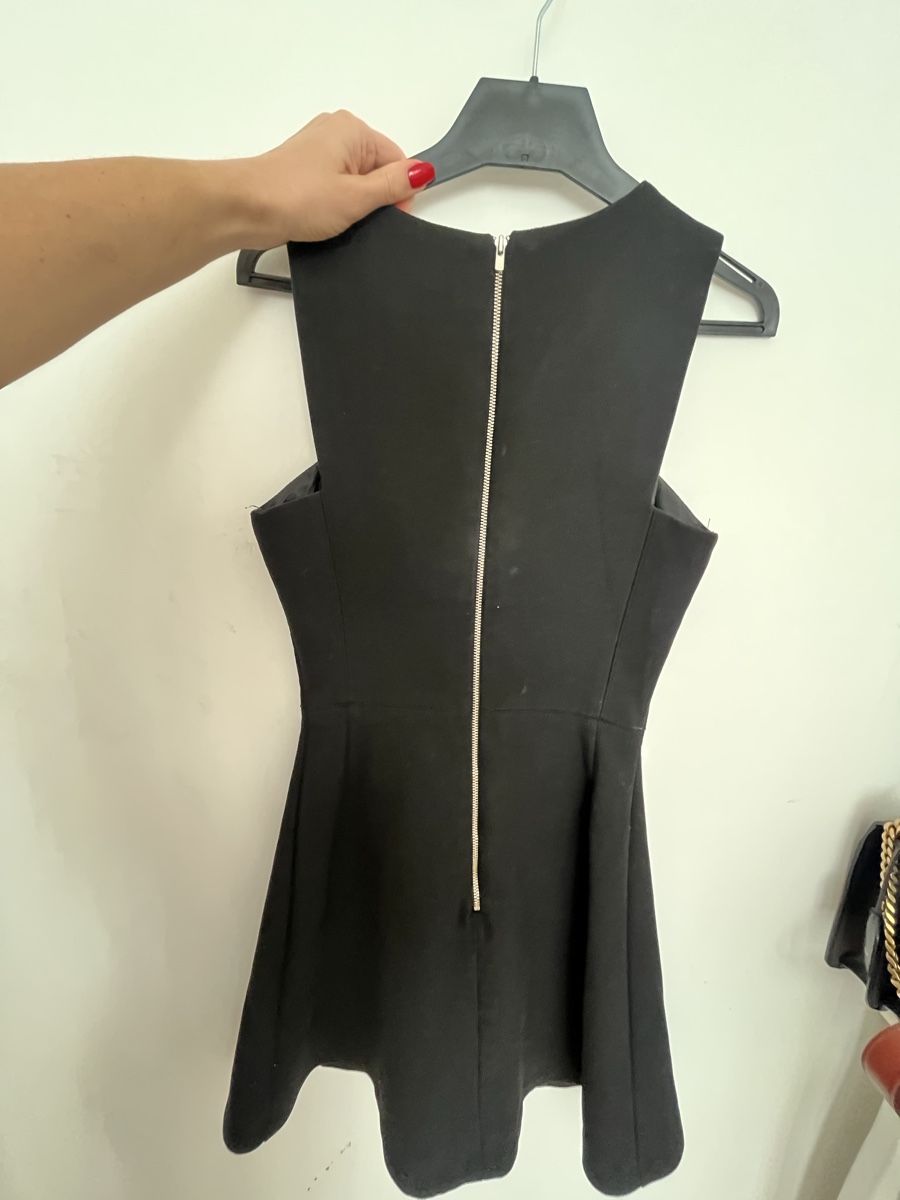 Zara Vestiti: Zara Basic Black Mini Dress - Elegant and Timeless! – Usato da Lausanne venduto da Chika_Tetsu 3
