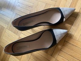 Pura Lopez Pumps